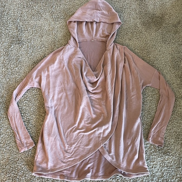 ATHLETA Purana Shawl Size medium - Picture 2 of 3